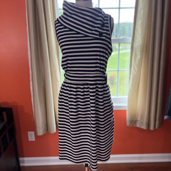 (D29) ModCloth/Monteau Navy & White Striped Coach Tour Dress - Picture 3 of 7